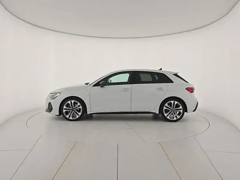 Begagnad Audi A3 Sportback S-Line 150 HK (110 kW) 2025 Halvkombi