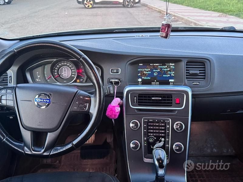 Usata Volvo V60 115 CV (84 kW) 2015 Bianco Station wagon