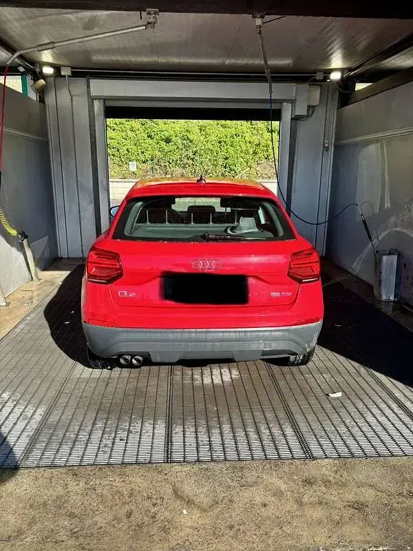 Usata Audi Q2 Ambiente 150 CV (110 kW) 2023 Rosso SUV