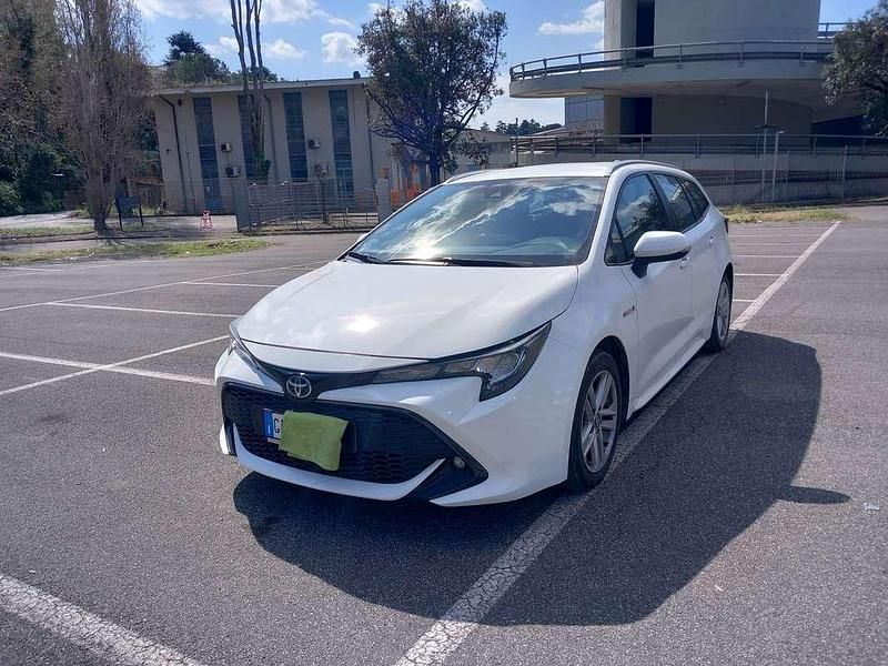 Usata Toyota Corolla 98 CV (72 kW) 2020 Bianco Station wagon