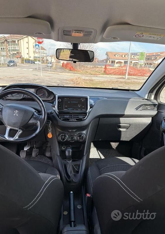 Usata Peugeot 208 82 CV (60 kW) 2017 Bianco Utilitaria