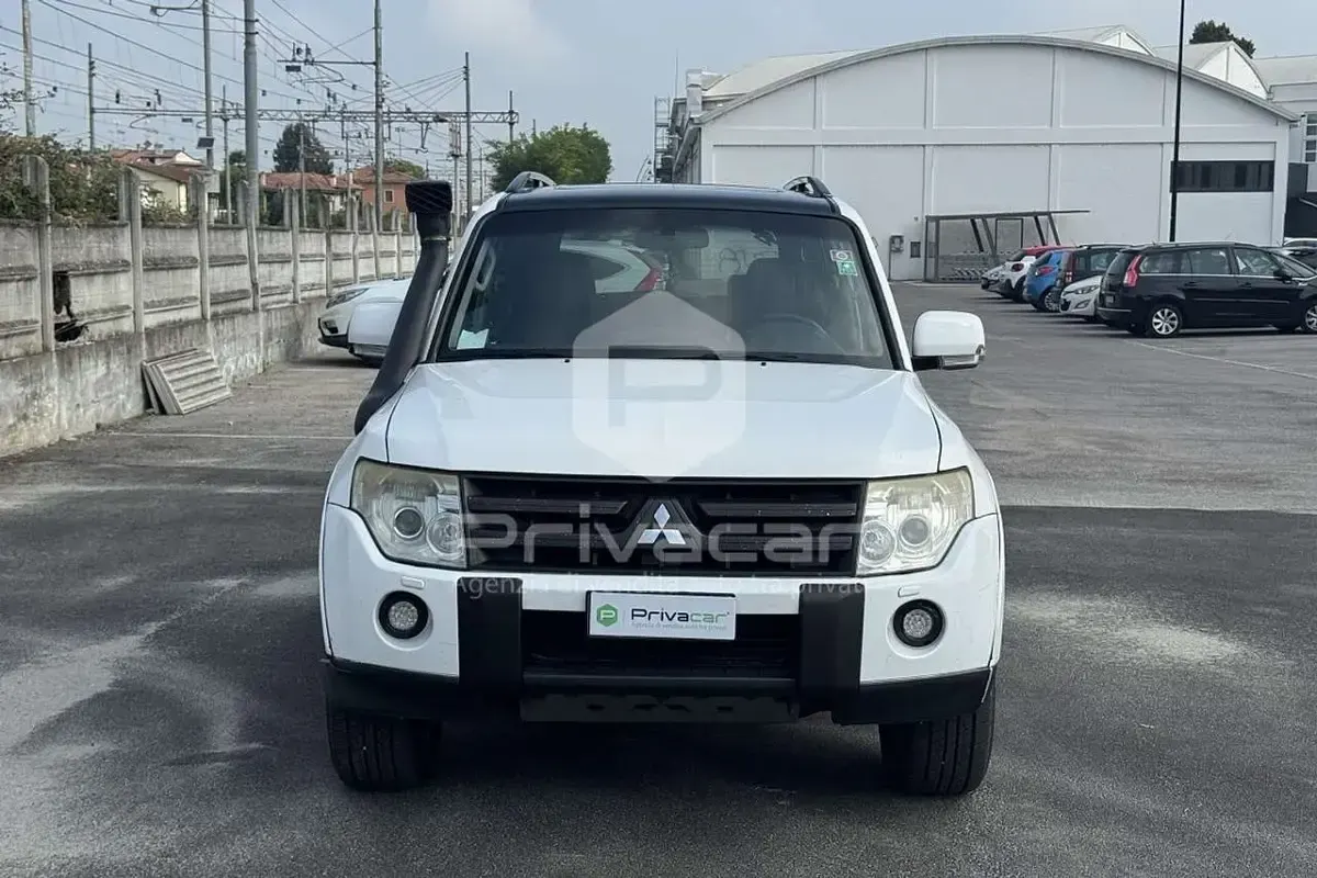 Usata Mitsubishi Pajero Instyle 170 CV (125 kW) 2007 Bianco SUV