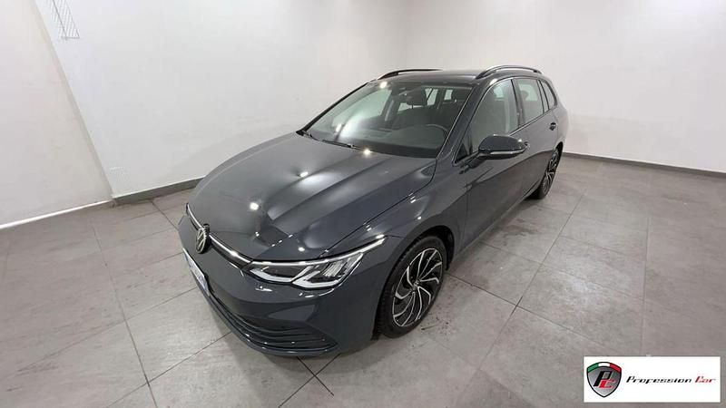 Usata VW Golf VIII Life 151 CV (111 kW) 2023 Nessuno(met.) Station wagon