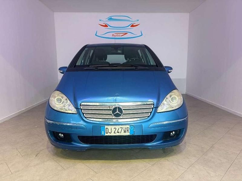 Azzurro Usata 2007 Mercedes A170 Avantgarde Tre volumi | 3990 € (Buon prezzo) - Immagine 1/4