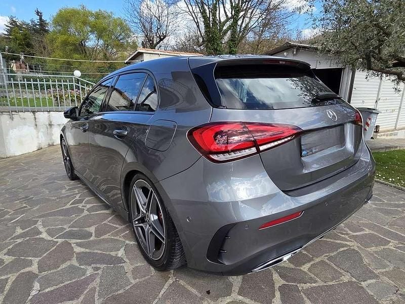 Usata Mercedes A180 AMG Line Premium 116 CV (85 kW) 2019 Grigio Berlina