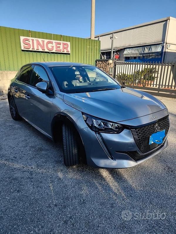 Usata Peugeot e-208 100 kW (136 CV) 2021 Grigio Utilitaria