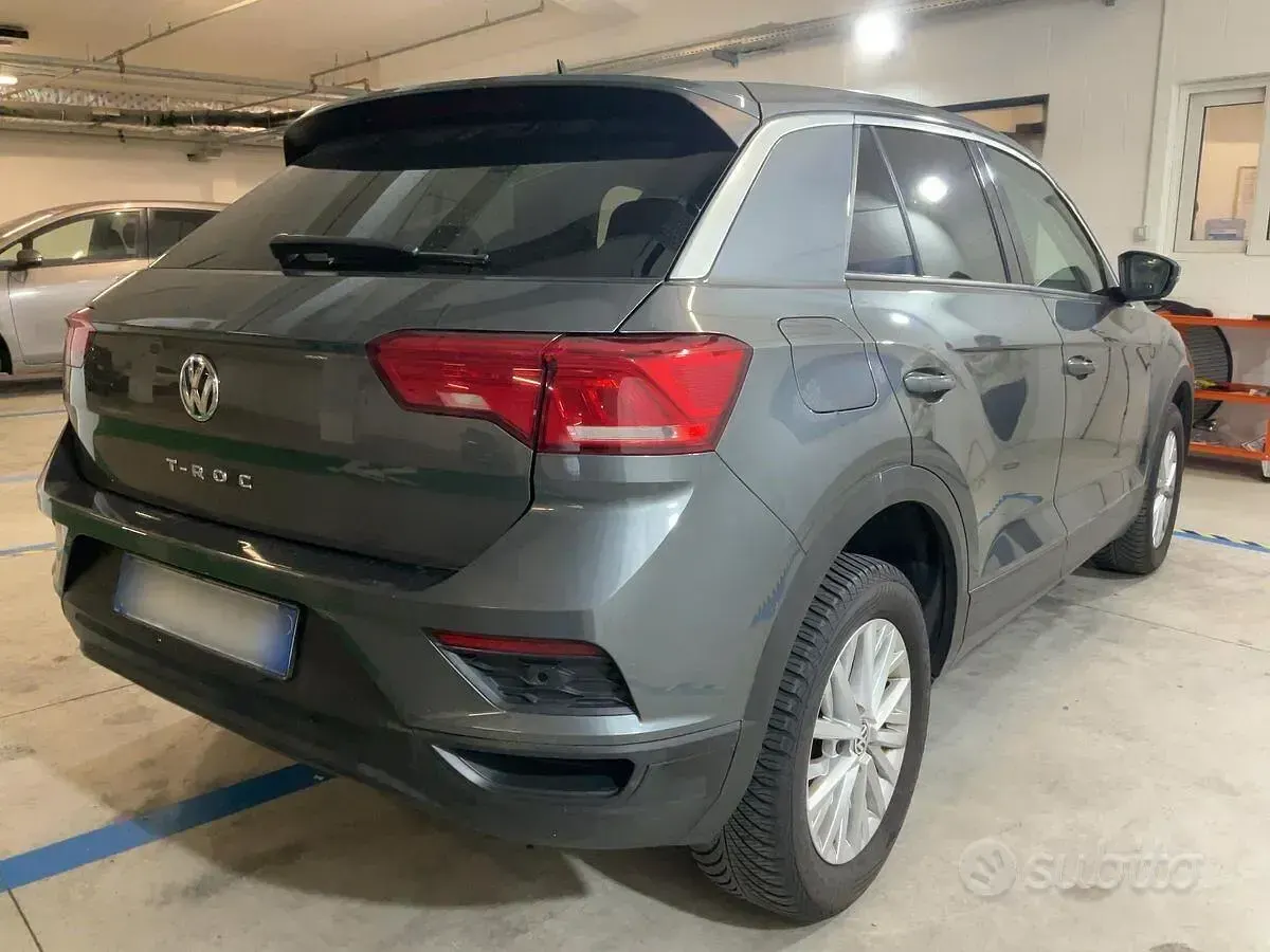 Usata VW T-Roc Style 116 CV (85 kW) 2018 Grigio SUV