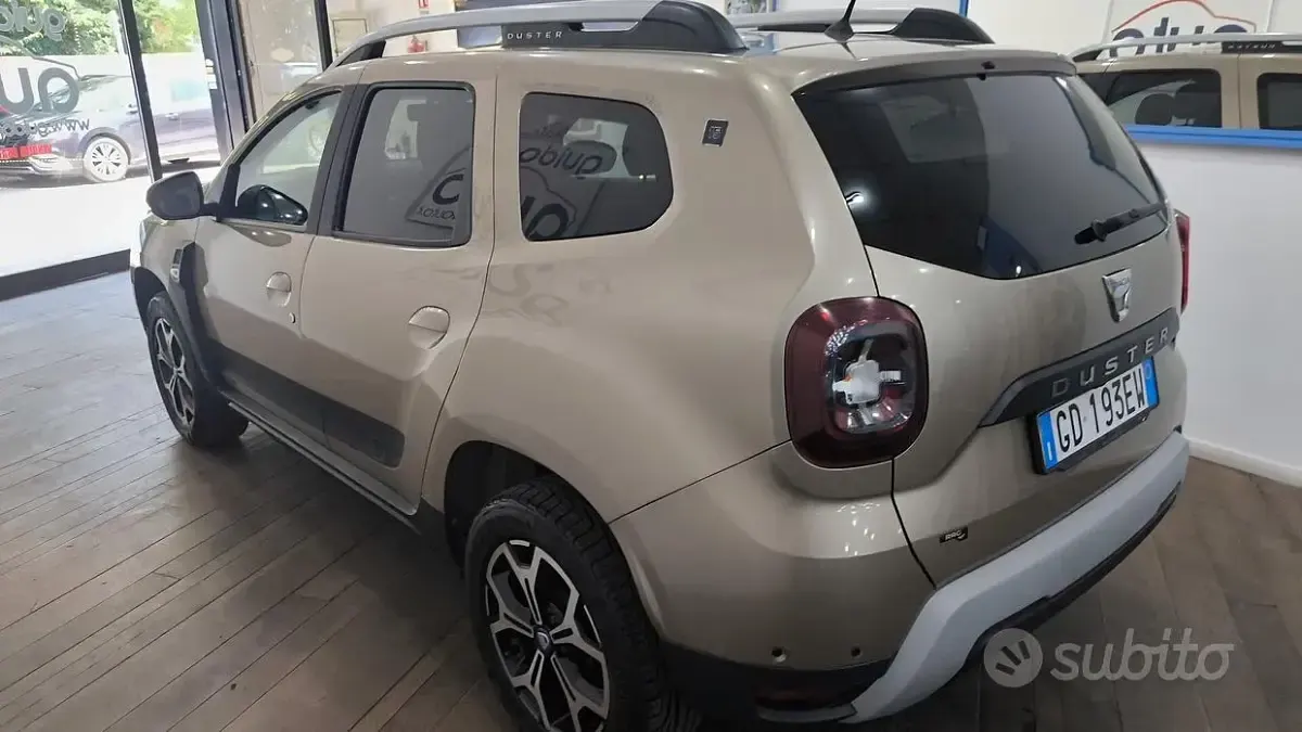 Usata Dacia Duster Anniversary 101 CV (74 kW) 2020 Giallo SUV