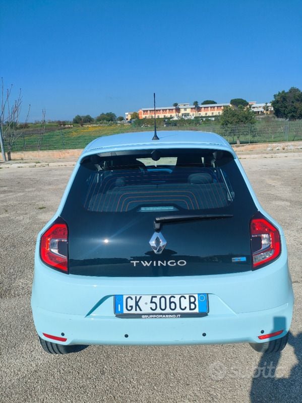 Usata Renault Twingo 60 kW (82 CV) 2022 Blu Utilitaria