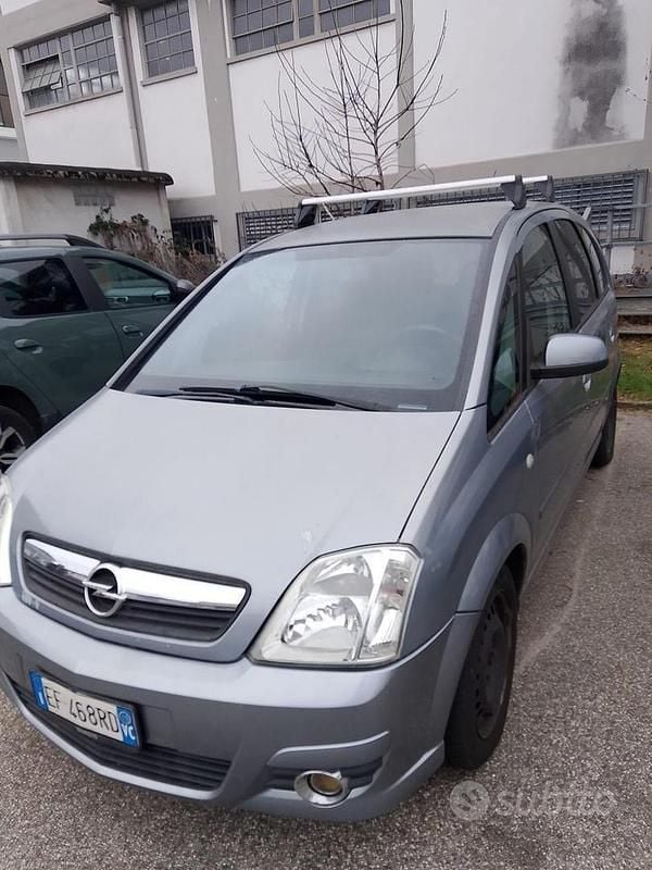 Usata Opel Meriva Enjoy 90 CV (66 kW) 2010 Grigio Monovolume