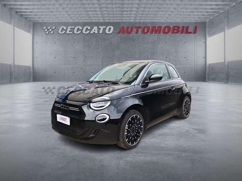 Usata Fiat 500e La Prima 86 kW (118 CV) 2022 Nero Utilitaria
