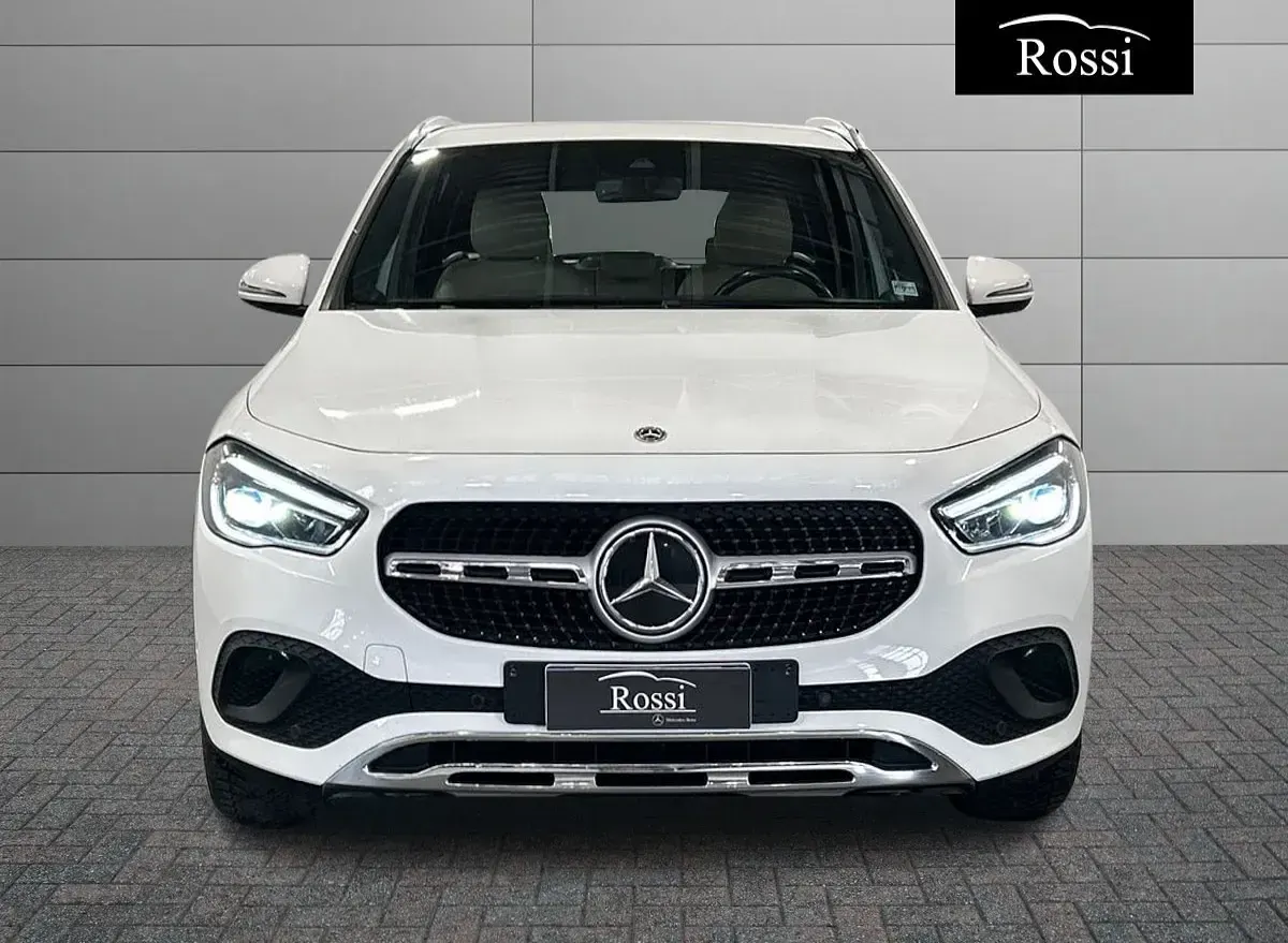 Usata Mercedes GLA200 150 CV (110 kW) 2020 Bianco SUV