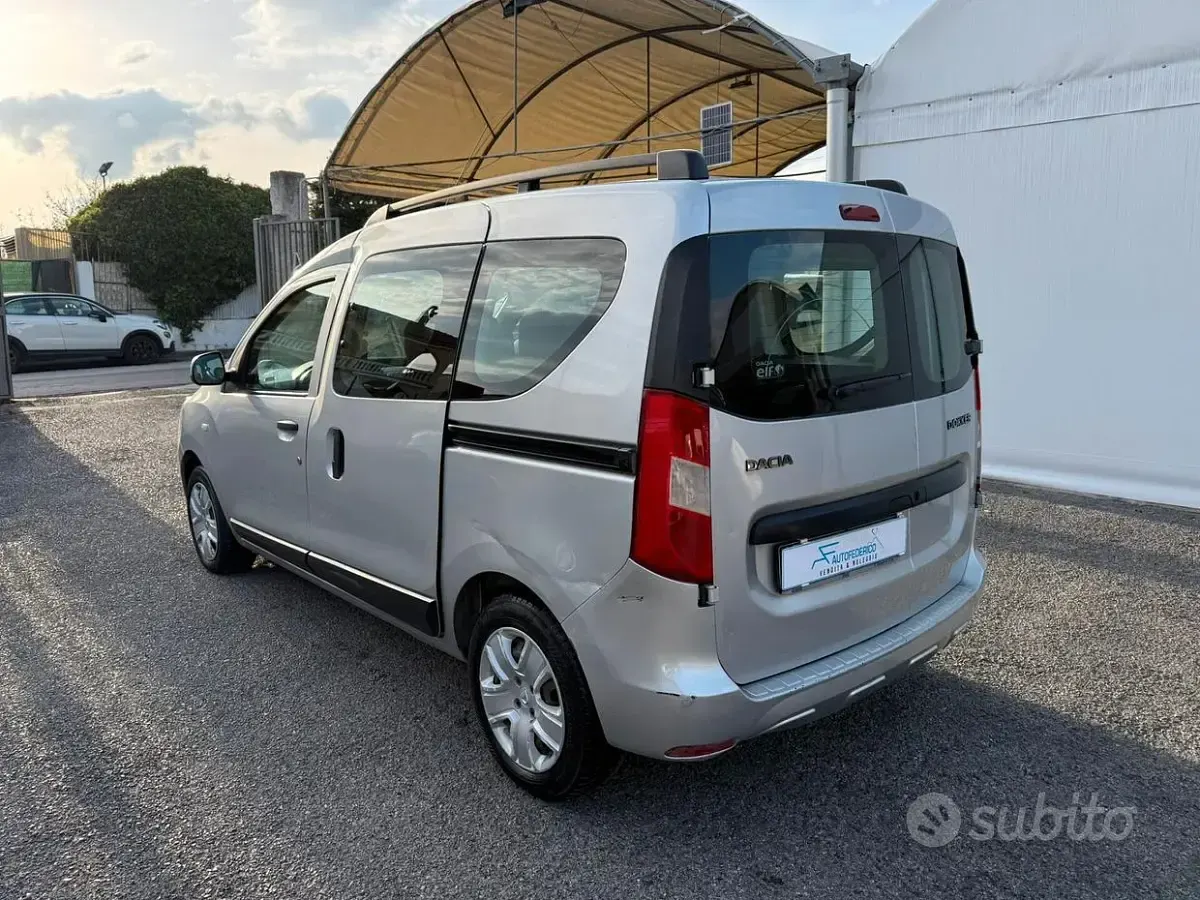 Usata Dacia Dokker Lauréate 75 CV (55 kW) 2018 Grigio Monovolume
