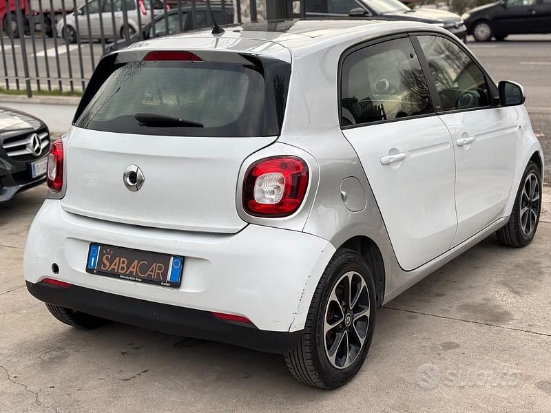 Usata Smart ForFour Prime 89 CV (65 kW) 2016 Bianco Utilitaria