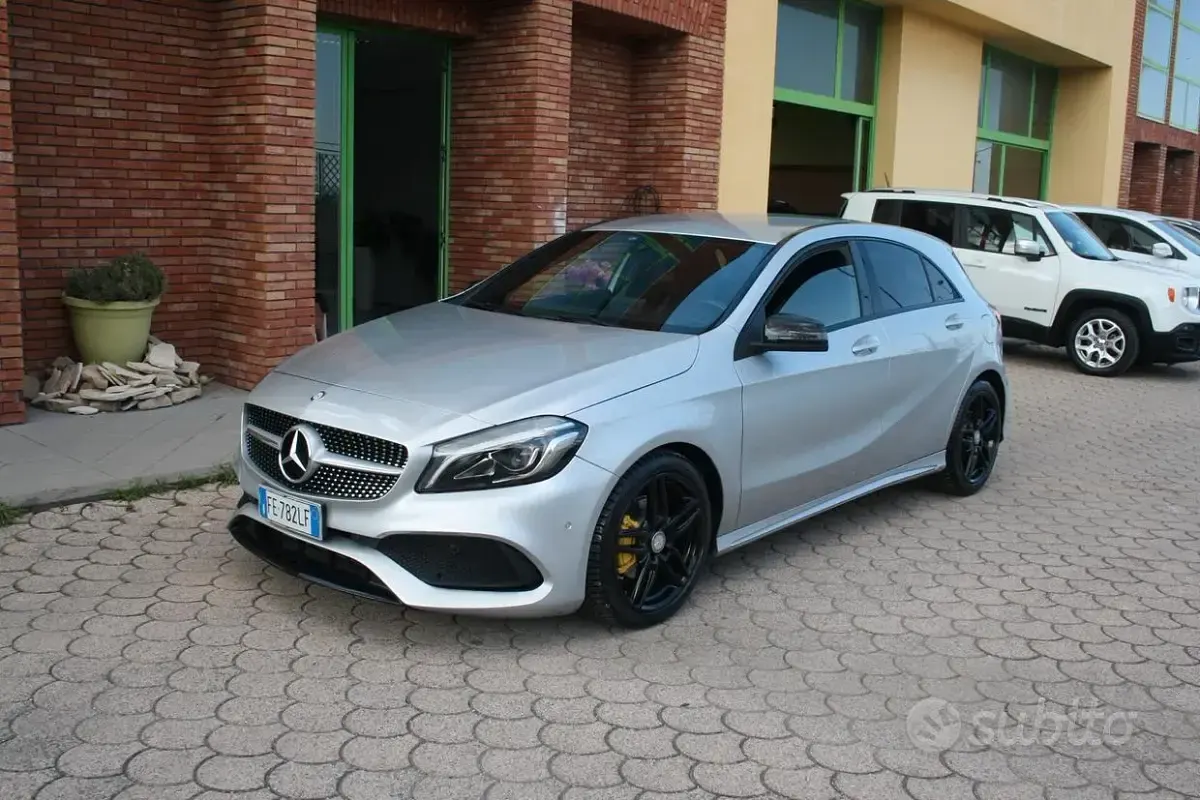 Usata Mercedes A180 Premium 109 CV (80 kW) 2016 Grigio Berlina