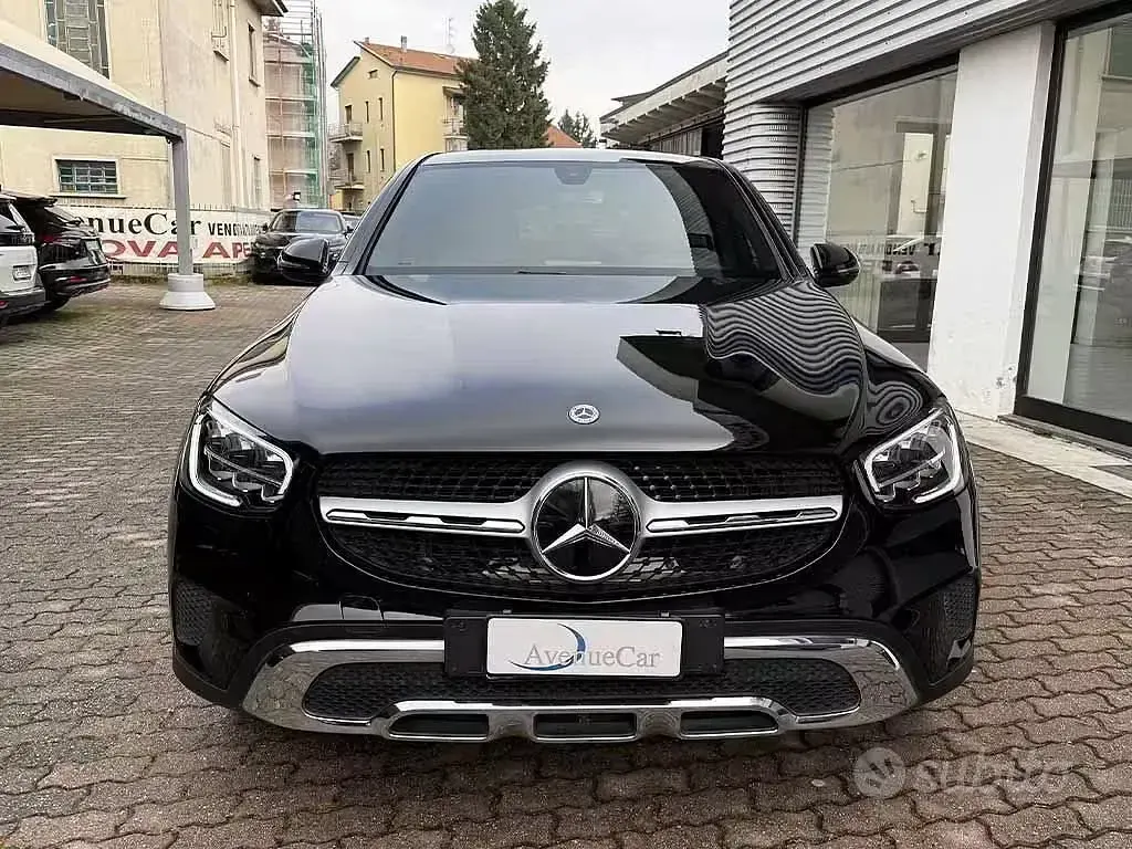 Usata Mercedes GLC200 163 CV (119 kW) 2022 Nero / metallizzato SUV