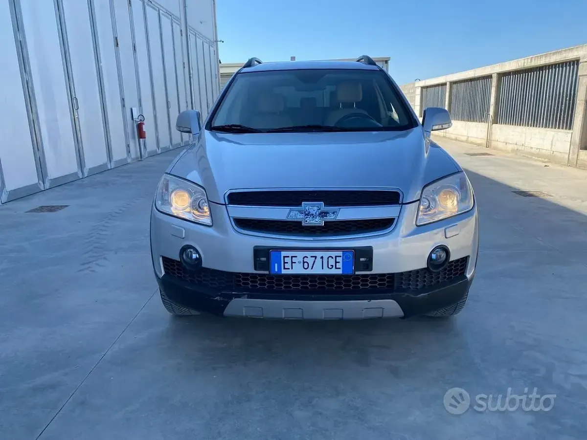Usata Chevrolet Captiva 150 CV (110 kW) 2007 Grigio SUV