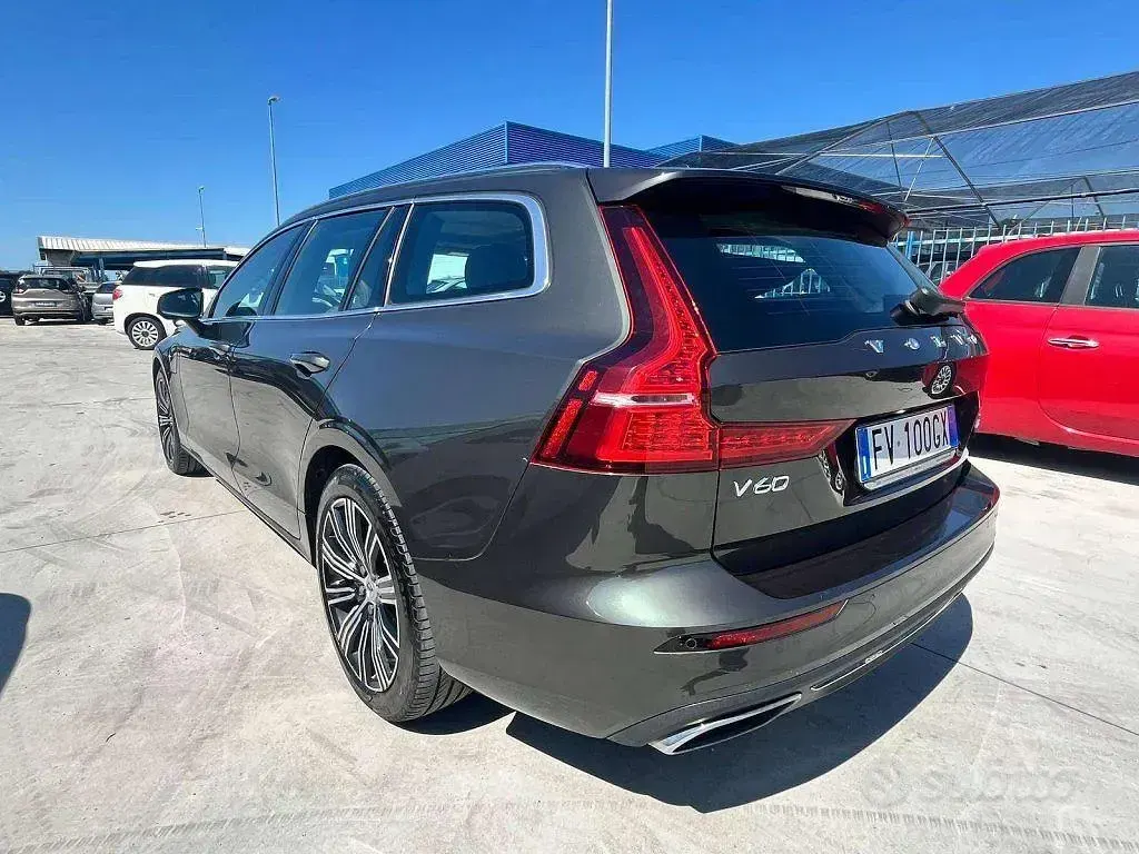 Usata Volvo V60 Inscription 303 CV (222 kW) 2019 Nero Station wagon