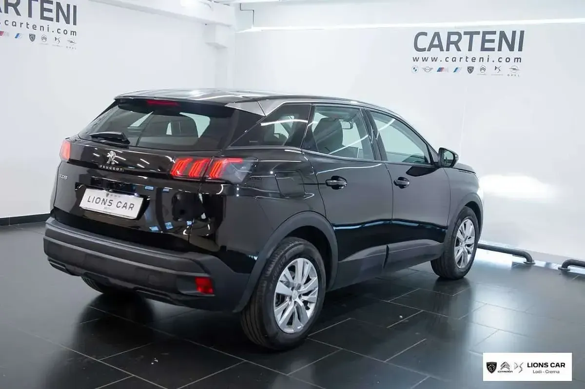 Usata Peugeot 3008 Active 131 CV (96 kW) 2022 Nero SUV