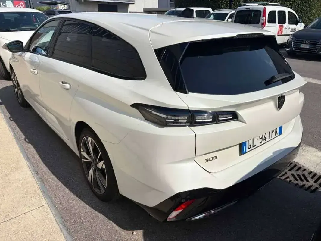Usata Peugeot 308 SW Allure 131 CV (96 kW) 2022 Bianco Station wagon