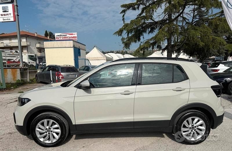 Usata VW T-Cross Style 95 CV (69 kW) 2022 Ascot gray SUV