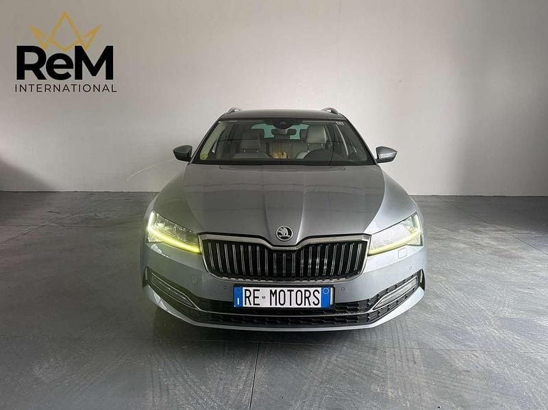 Usata Skoda Superb 190 CV (139 kW) 2021 Argento Station wagon