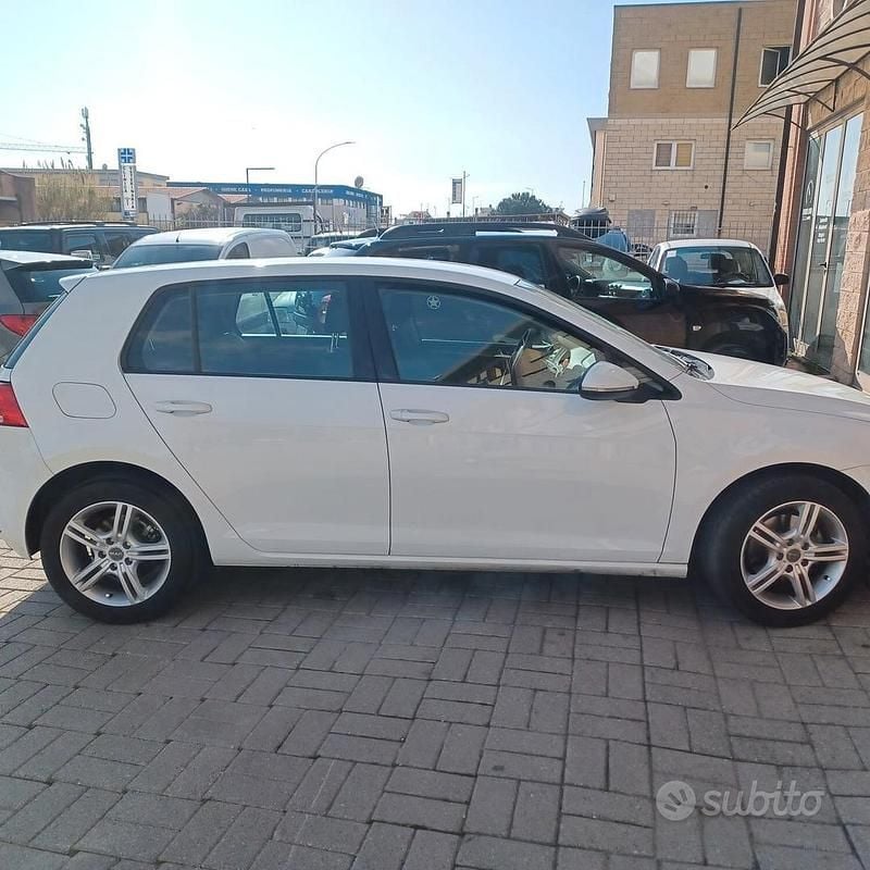 Usata VW Golf VII Comfortline 105 CV (77 kW) 2013 Bianco Berlina