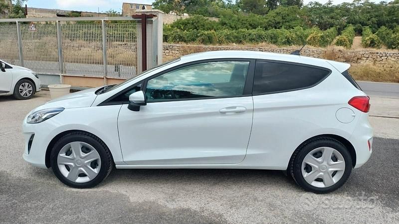 Usata Ford Fiesta Trend 85 CV (62 kW) 2020 Bianco Furgone