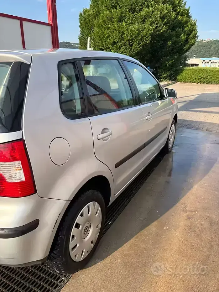 Usata VW Polo 75 CV (55 kW) 2004 Grigio Utilitaria