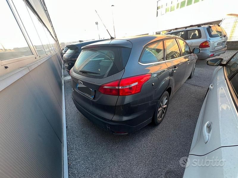 Usata Ford Focus Titanium 120 CV (88 kW) 2015 Grigio Station wagon