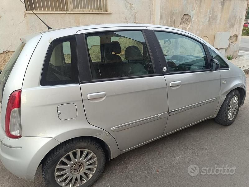 Usata Lancia Musa 2012 Grigio Monovolume