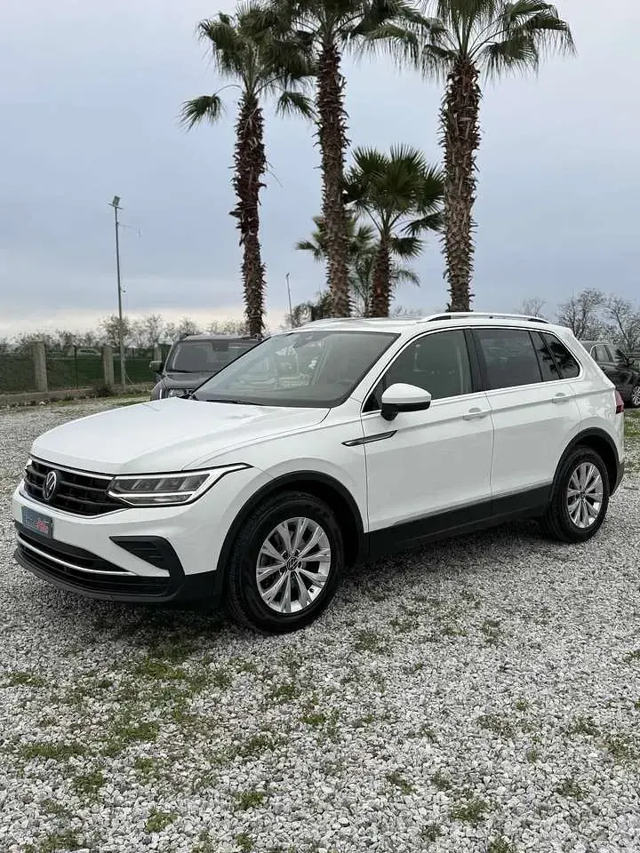 Usata VW Tiguan Life 150 CV (110 kW) 2023 Bianco SUV