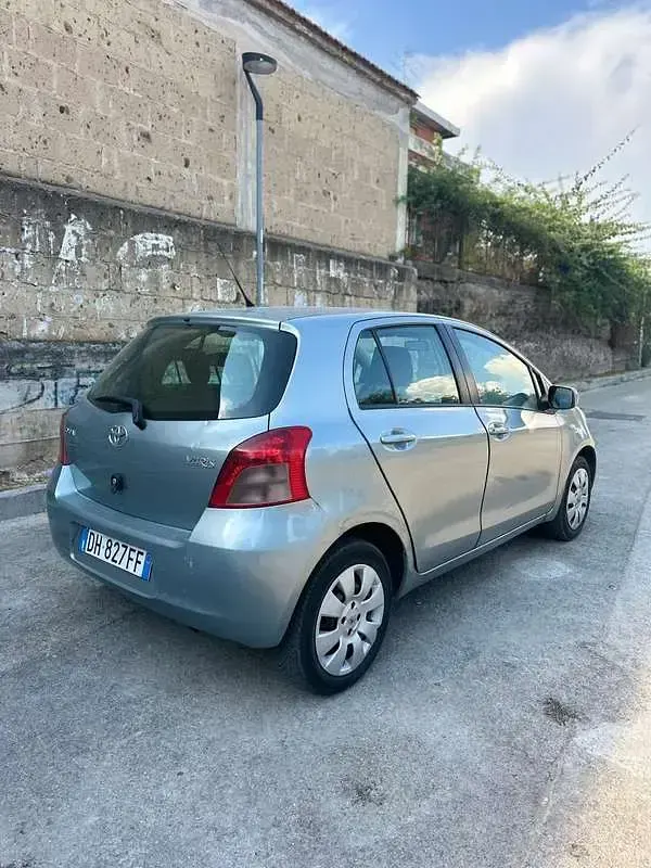 Usata Toyota Yaris Sol 69 CV (50 kW) 2007 Utilitaria