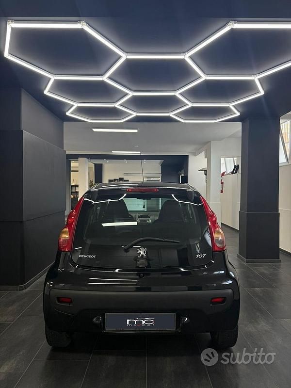 Usata Peugeot 107 68 CV (50 kW) 2009 Nero Utilitaria