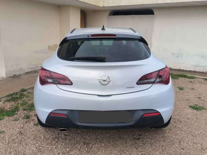 Blu/azzurro Usata 2011 Opel Astra GTC Cosmo Tre volumi | 6000 € (Buon prezzo) - Immagine 1/2