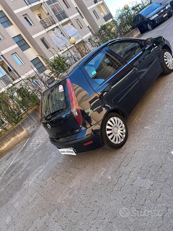 Usata Fiat Punto Active 59 CV (43 kW) 2006 Nero Utilitaria
