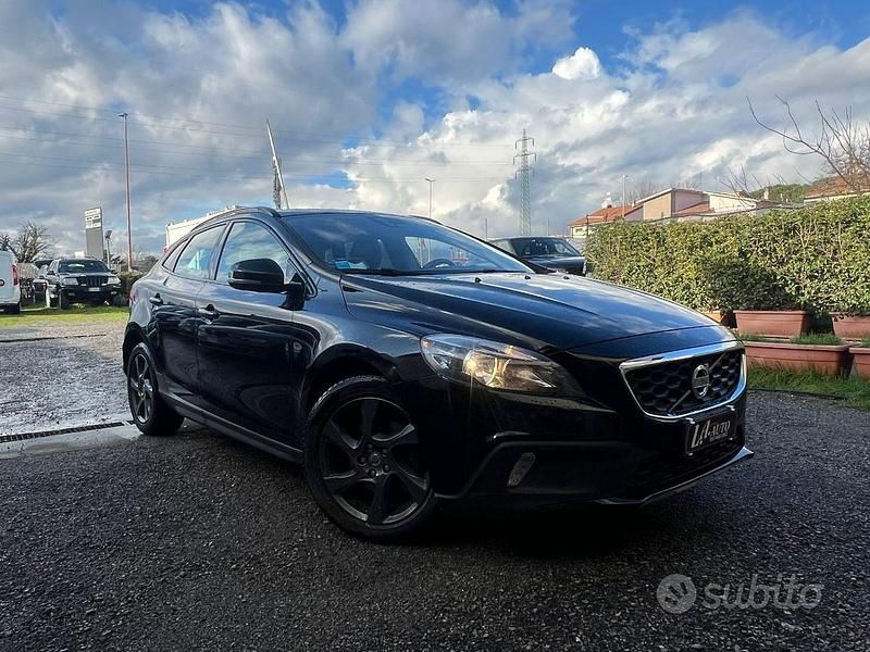 Usata Volvo V40 Momentum 2013 Nero Utilitaria