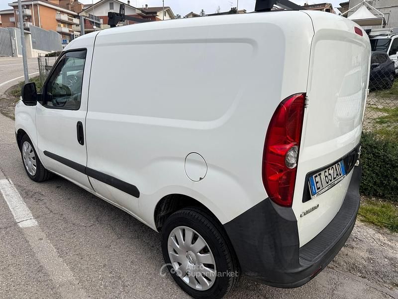 Usata Opel Combo 120 CV (88 kW) 2013 Bianco Monovolume