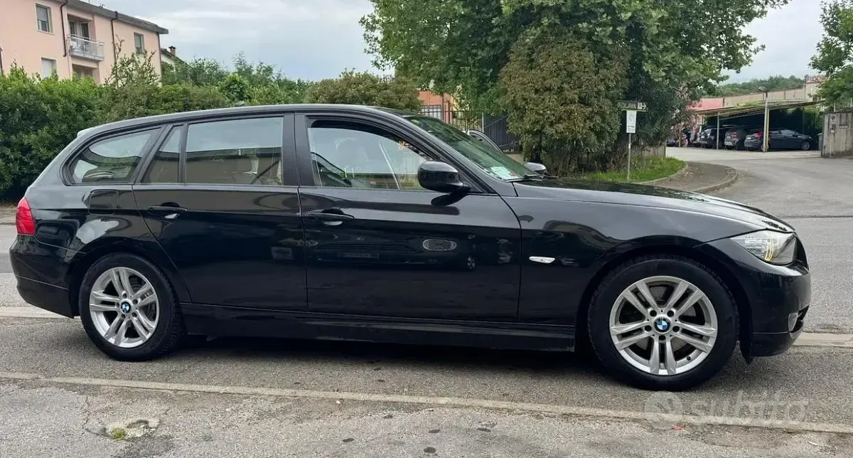 Usata BMW 320 184 CV (135 kW) 2012 Nero Station wagon