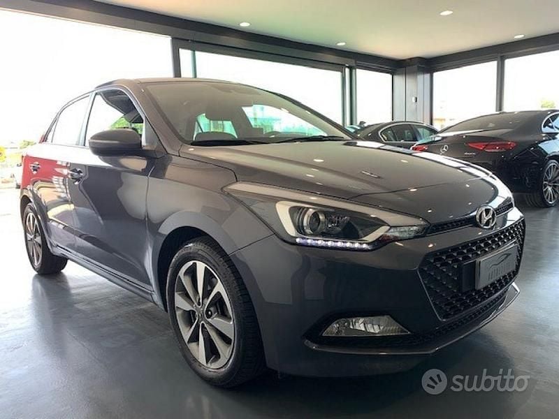 Usata Hyundai i20 GO! 75 CV (55 kW) 2018 Antracite Berlina