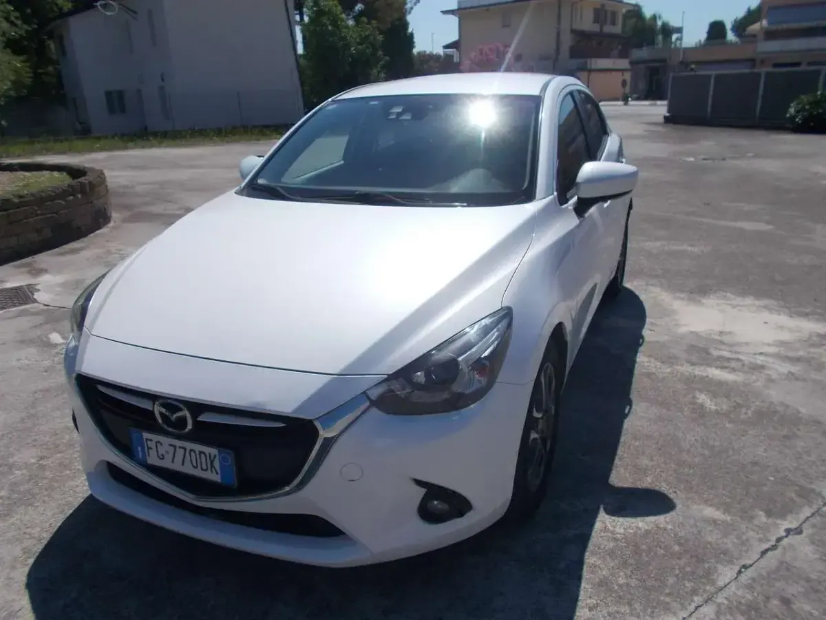 Usata Mazda 2 Exceed 105 CV (77 kW) 2016 Bianco Utilitaria