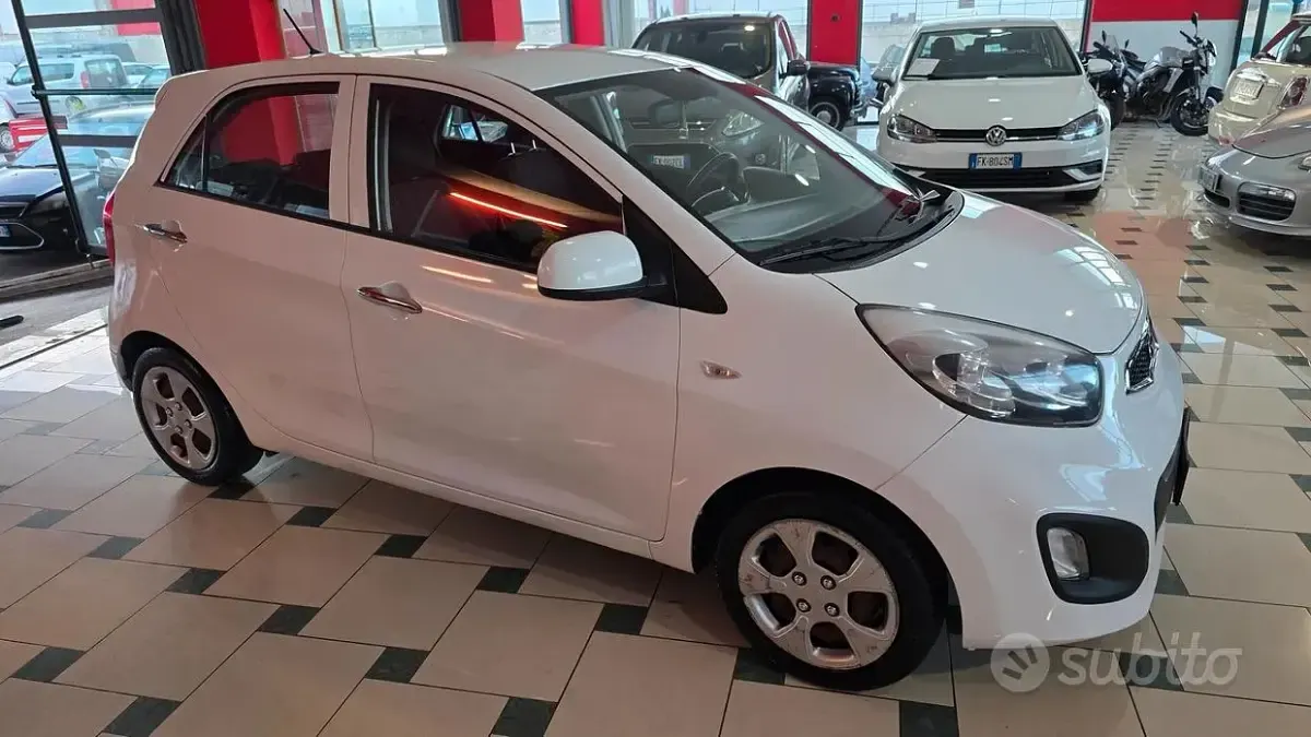 Usata Kia Picanto 67 CV (49 kW) 2014 Utilitaria