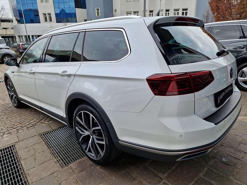 Usata VW Passat Alltrack 200 CV (147 kW) 2021 Oryxweiß perlmutteffekt Station wagon