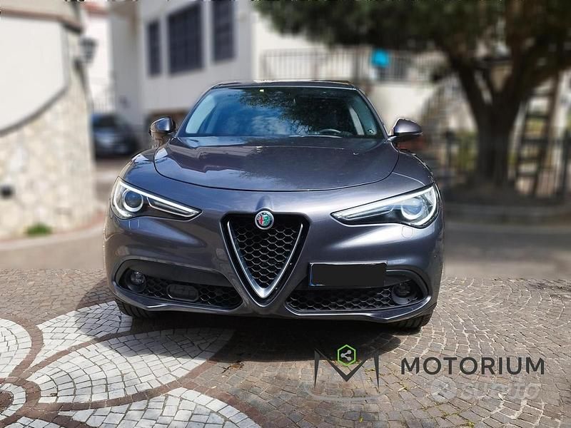 Usata Alfa Romeo Stelvio Executive 210 CV (154 kW) 2019 Grigio SUV