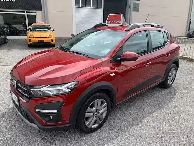 Usata Dacia Sandero Comfort 101 CV (74 kW) 2021 Rosso Berlina