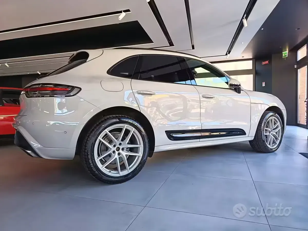 Usata Porsche Macan 265 CV (194 kW) 2023 Grigio SUV
