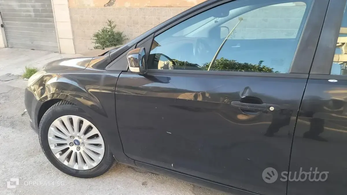 Usado Ford Focus 109 HP (80 kW) 2008 Preto Sedan