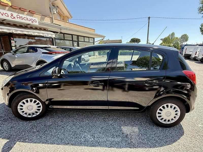 Usata Opel Corsa 80 CV (58 kW) 2009 Nero Berlina