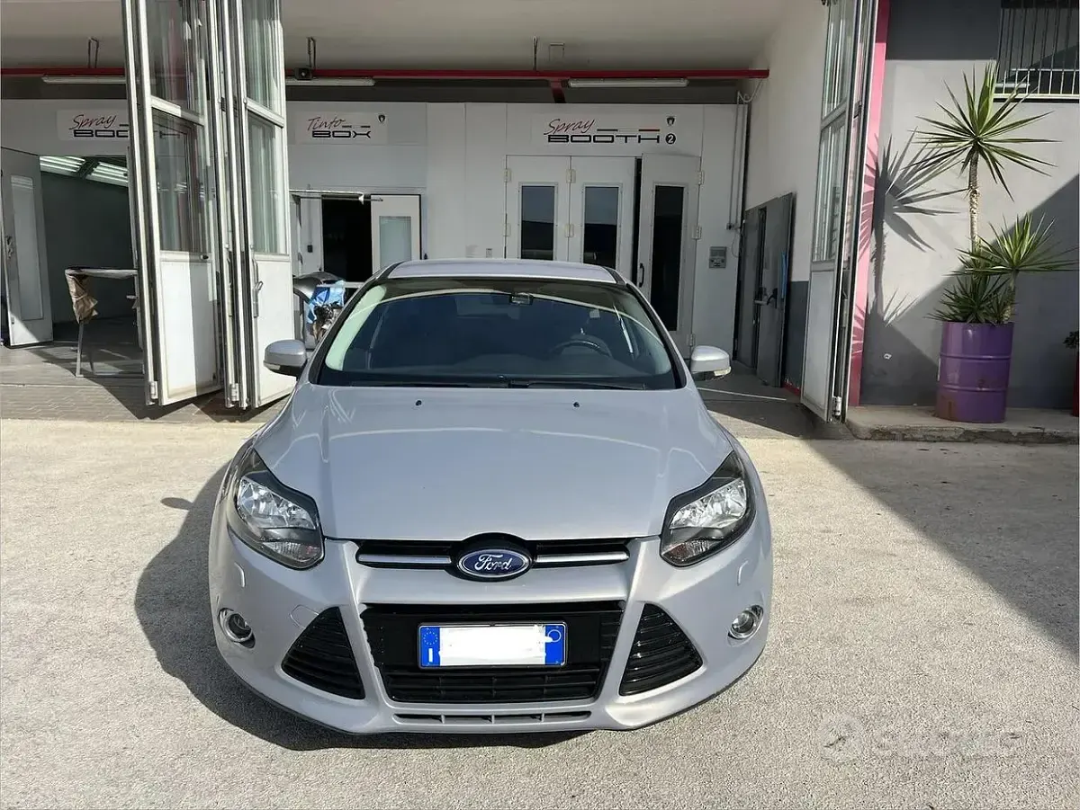 Usata Ford Focus 150 CV (110 kW) 2011 Grigio Berlina