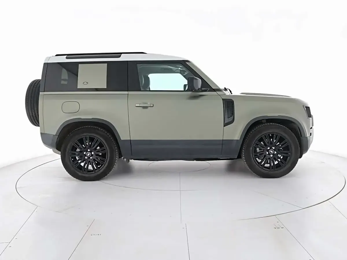 Usata Land Rover Defender First Edition 249 CV (183 kW) 2021 Verde SUV